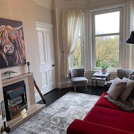 Beautiful Traditional Flat In The Center Of Largs. Luaran gambar