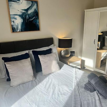 Beautiful Traditional Flat In The Center Of Largs. Luaran gambar